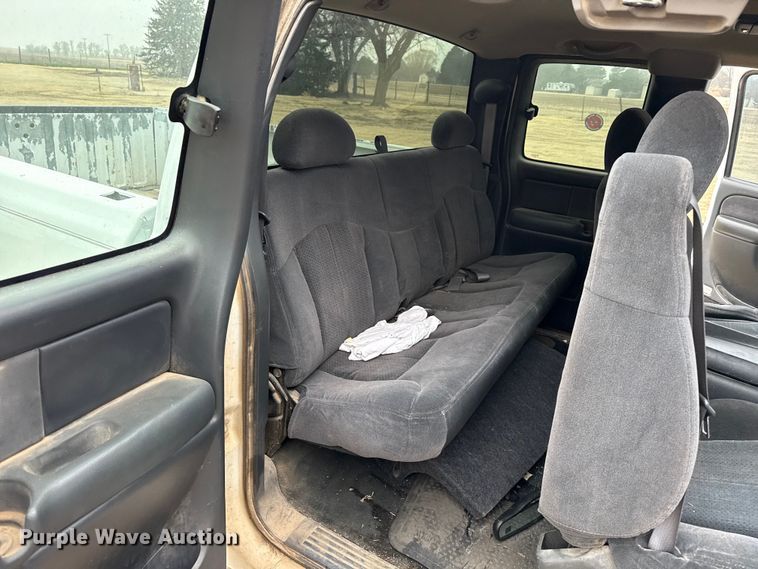 image for item DZ5158 2002 Chevrolet Silverado 1500 Ext. Cab pickup truck