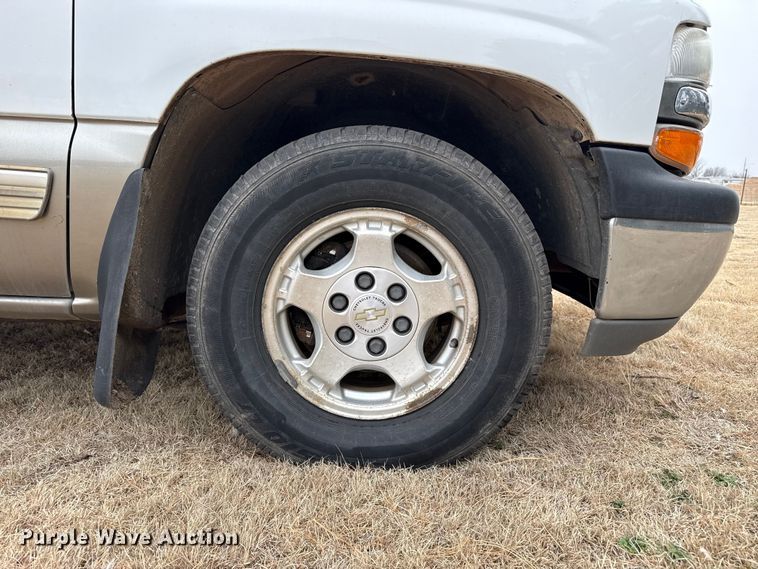 image for item DZ5158 2002 Chevrolet Silverado 1500 Ext. Cab pickup truck