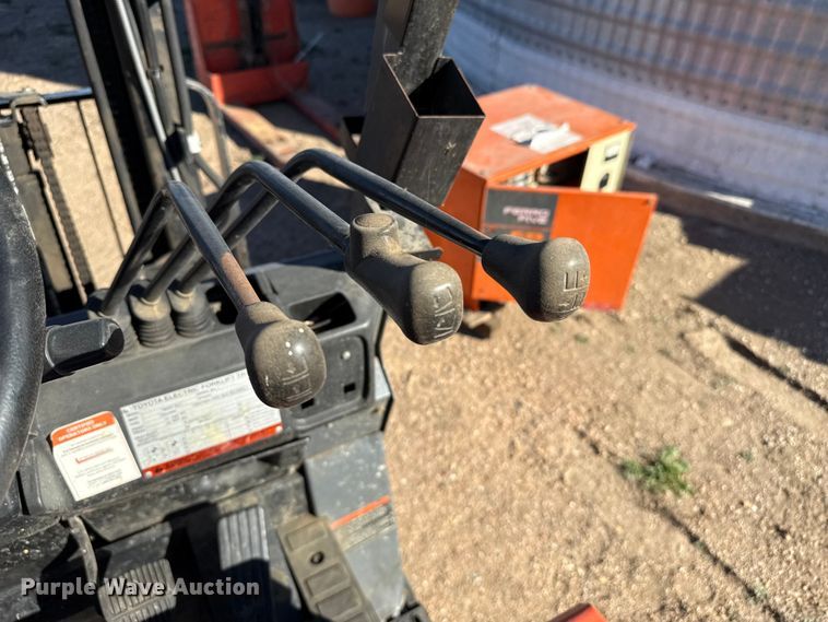 image for item DZ5188 Toyota 7FBCU18 forklift