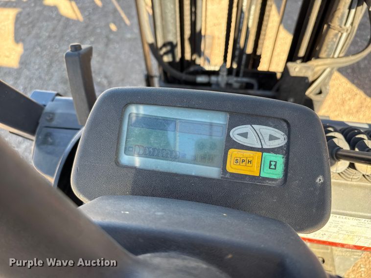 image for item DZ5188 Toyota 7FBCU18 forklift