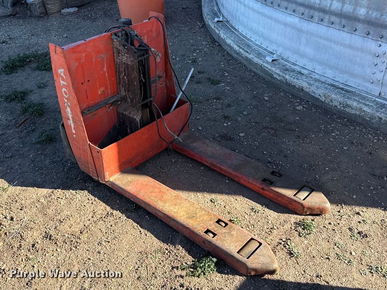 image for item DZ5188 Toyota 7FBCU18 forklift