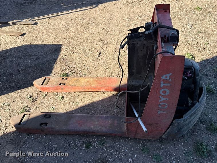 image for item DZ5188 Toyota 7FBCU18 forklift