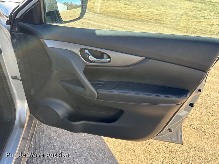 image for item DZ5192 2016 Nissan Rogue SUV