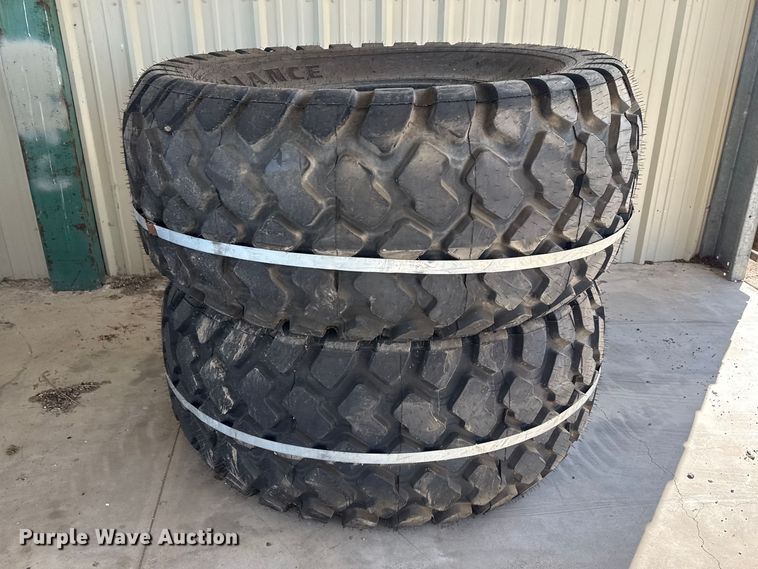 image for item DZ5220 (4) tires