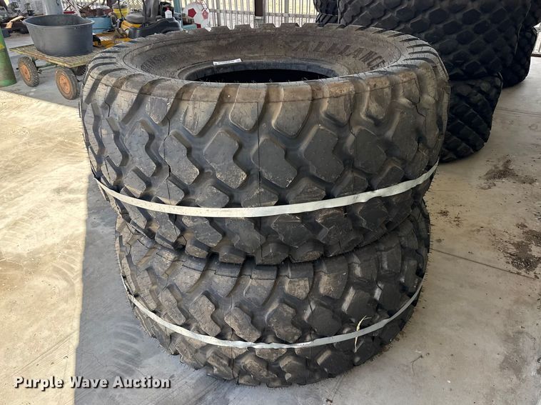 image for item DZ5220 (4) tires