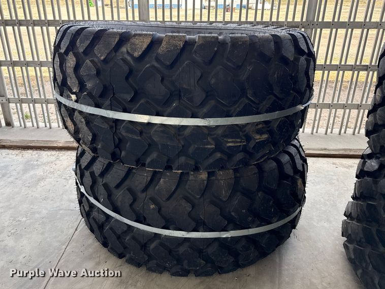 image for item DZ5220 (4) tires