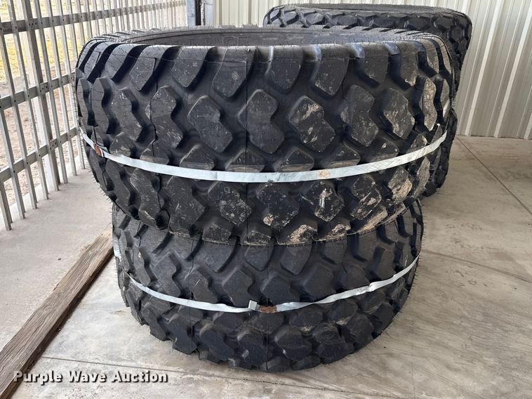 image for item DZ5220 (4) tires