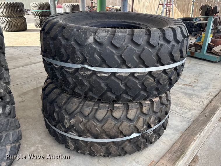 image for item DZ5220 (4) tires