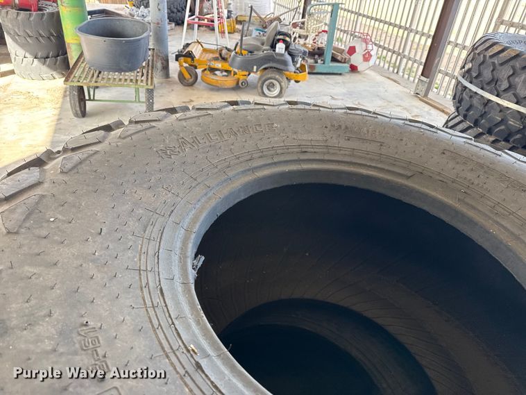 image for item DZ5221 (4) tires