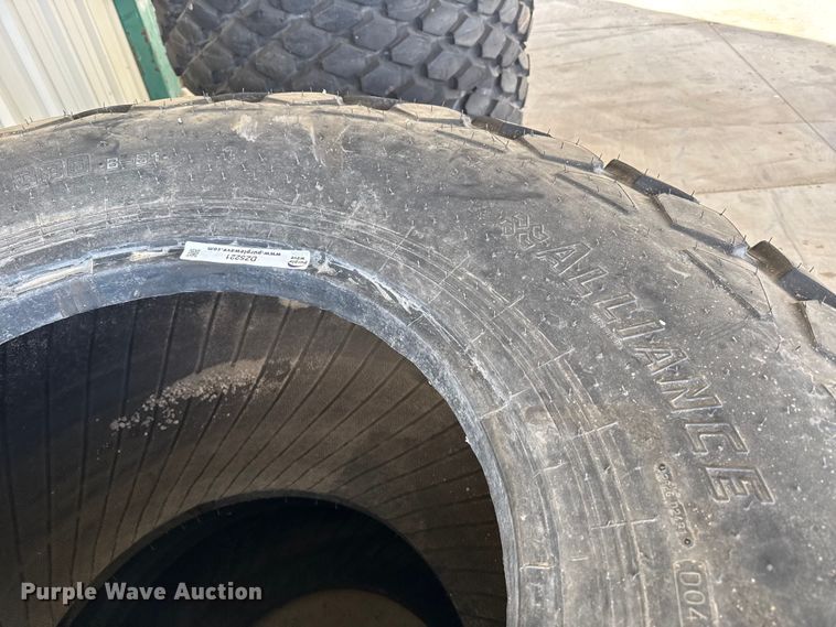 image for item DZ5221 (4) tires