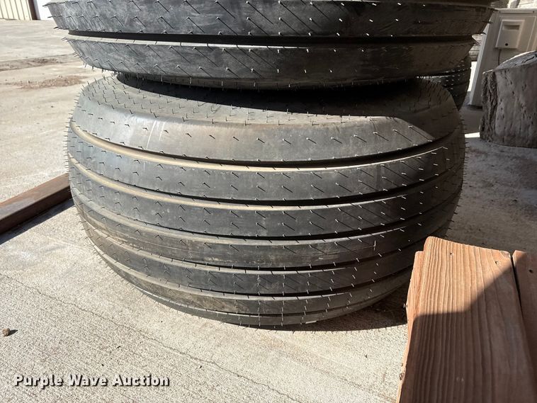 image for item DZ5226 (4) tires and wheels