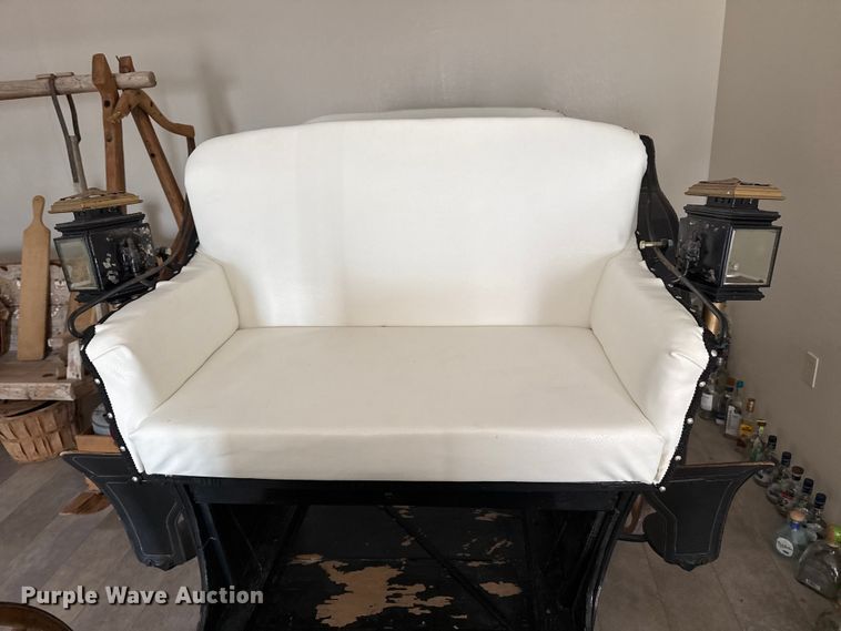 image for item DZ5231 Pontiac Buggy Co. horse drawn buggy