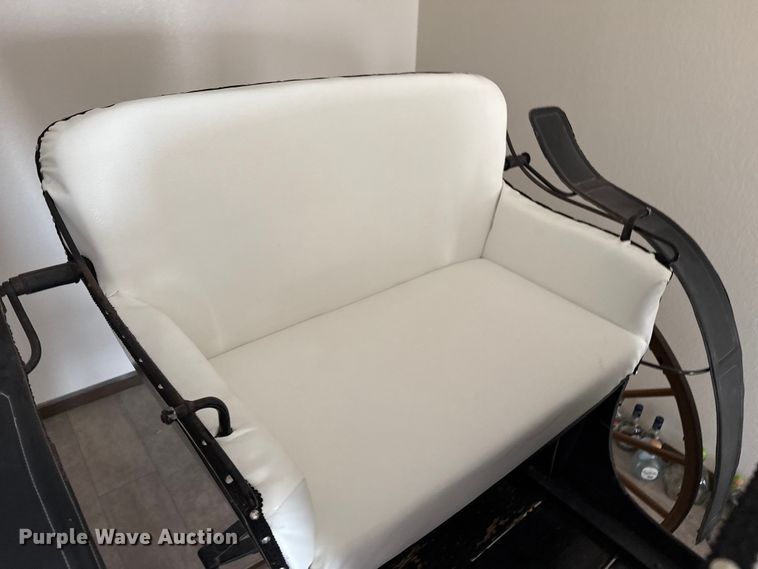 image for item DZ5231 Pontiac Buggy Co. horse drawn buggy