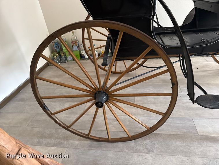 image for item DZ5231 Pontiac Buggy Co. horse drawn buggy