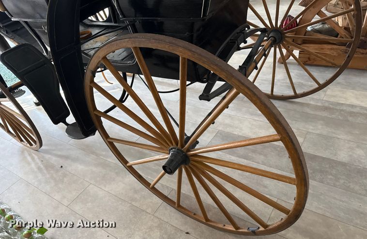 image for item DZ5231 Pontiac Buggy Co. horse drawn buggy