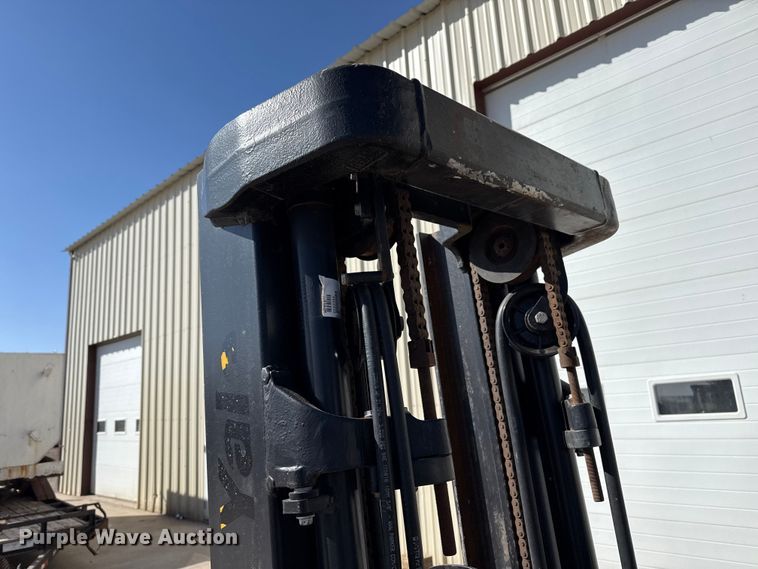 image for item DZ5232 Yale GLC050VXNESE083 forklift