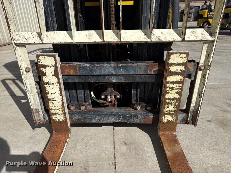 image for item DZ5232 Yale GLC050VXNESE083 forklift