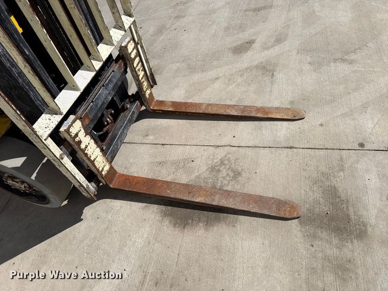 image for item DZ5232 Yale GLC050VXNESE083 forklift