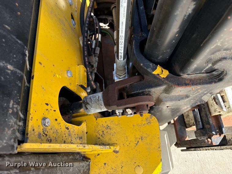 image for item DZ5232 Yale GLC050VXNESE083 forklift