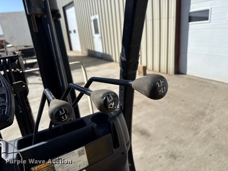 image for item DZ5232 Yale GLC050VXNESE083 forklift