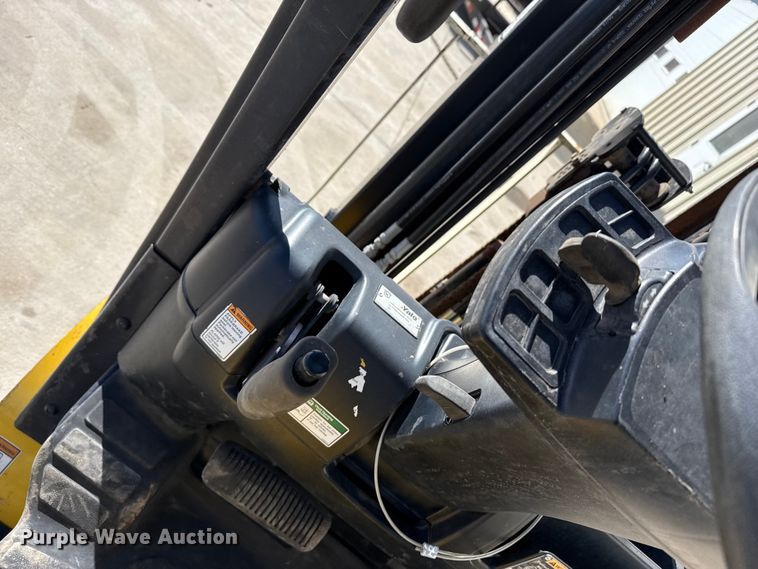 image for item DZ5232 Yale GLC050VXNESE083 forklift