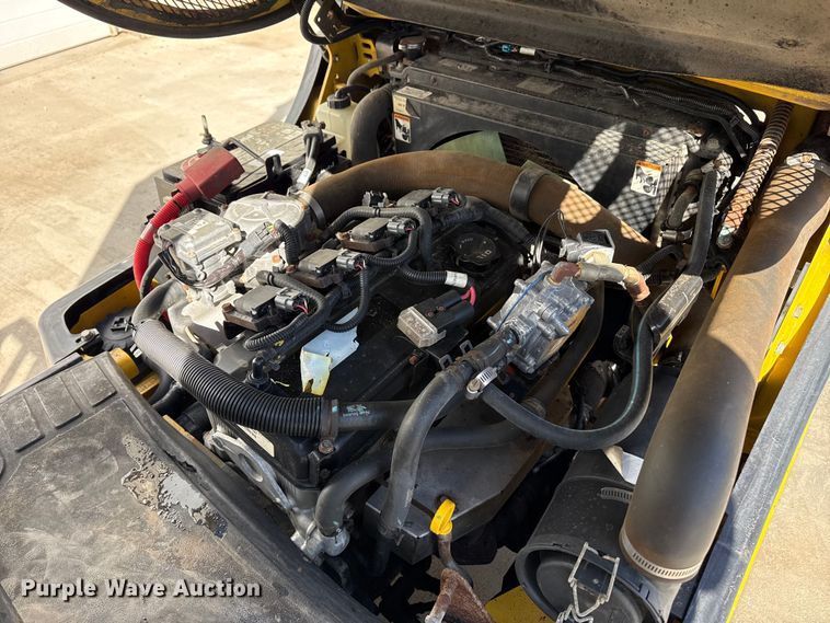 image for item DZ5232 Yale GLC050VXNESE083 forklift