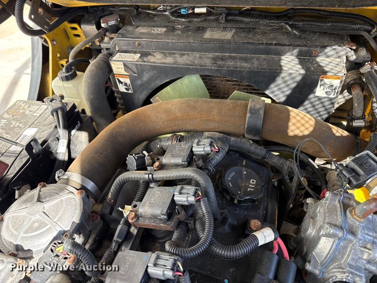 image for item DZ5232 Yale GLC050VXNESE083 forklift