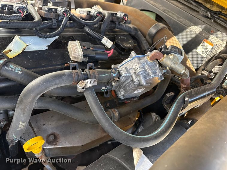 image for item DZ5232 Yale GLC050VXNESE083 forklift