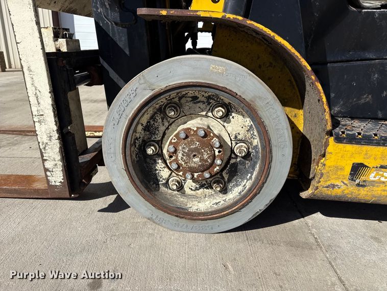 image for item DZ5232 Yale GLC050VXNESE083 forklift