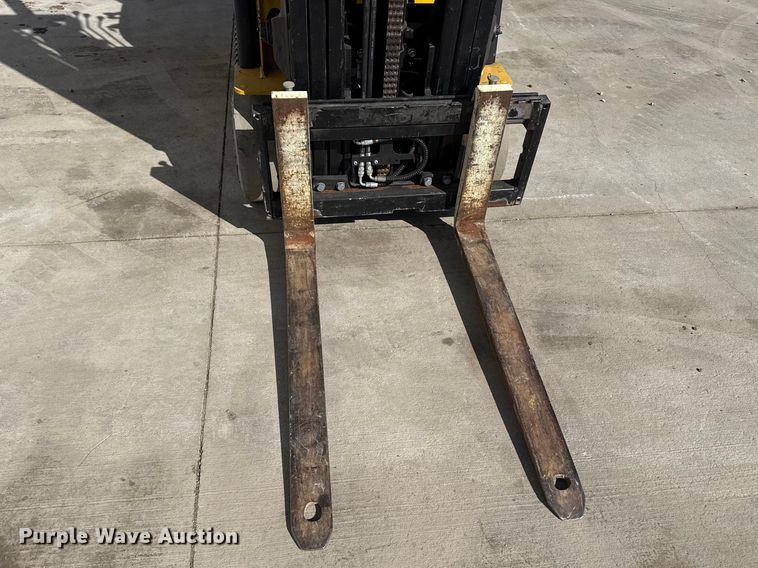 image for item DZ5234 Yale GLC040SVSVXNESE082 forklift