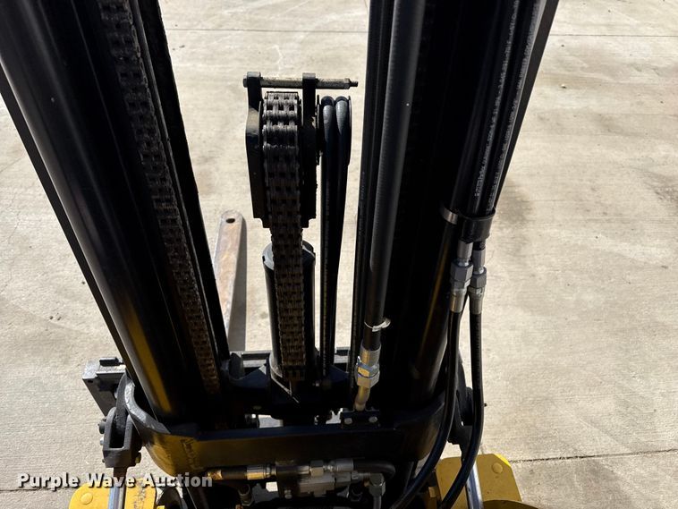 image for item DZ5234 Yale GLC040SVSVXNESE082 forklift