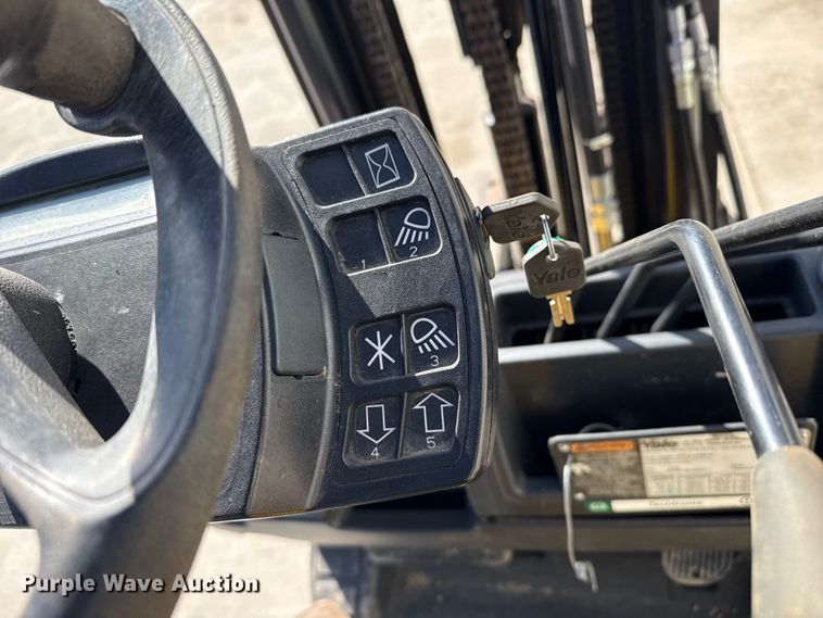 image for item DZ5234 Yale GLC040SVSVXNESE082 forklift