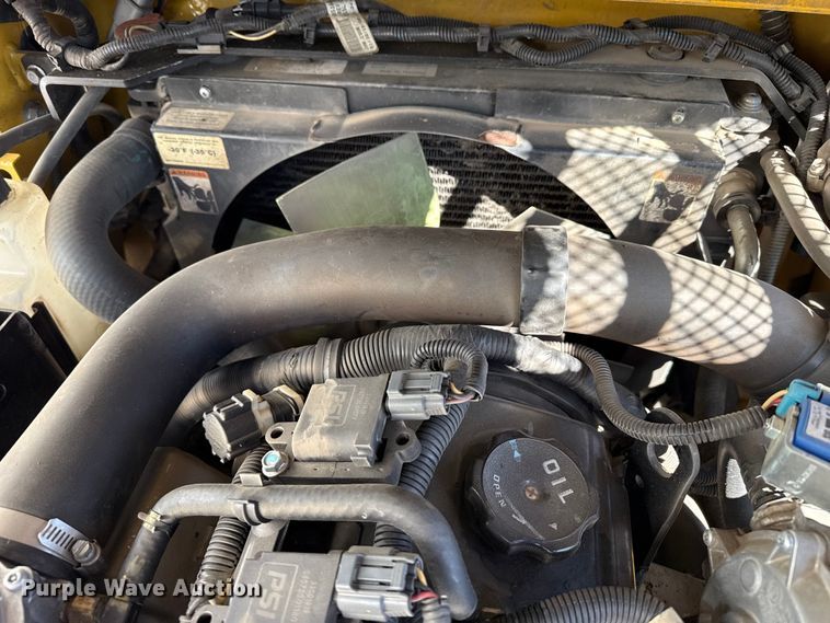 image for item DZ5234 Yale GLC040SVSVXNESE082 forklift