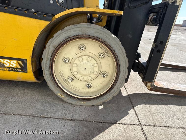 image for item DZ5234 Yale GLC040SVSVXNESE082 forklift