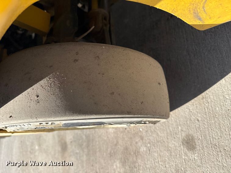 image for item DZ5234 Yale GLC040SVSVXNESE082 forklift