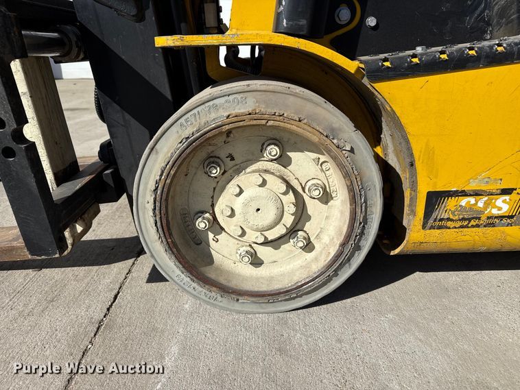 image for item DZ5234 Yale GLC040SVSVXNESE082 forklift