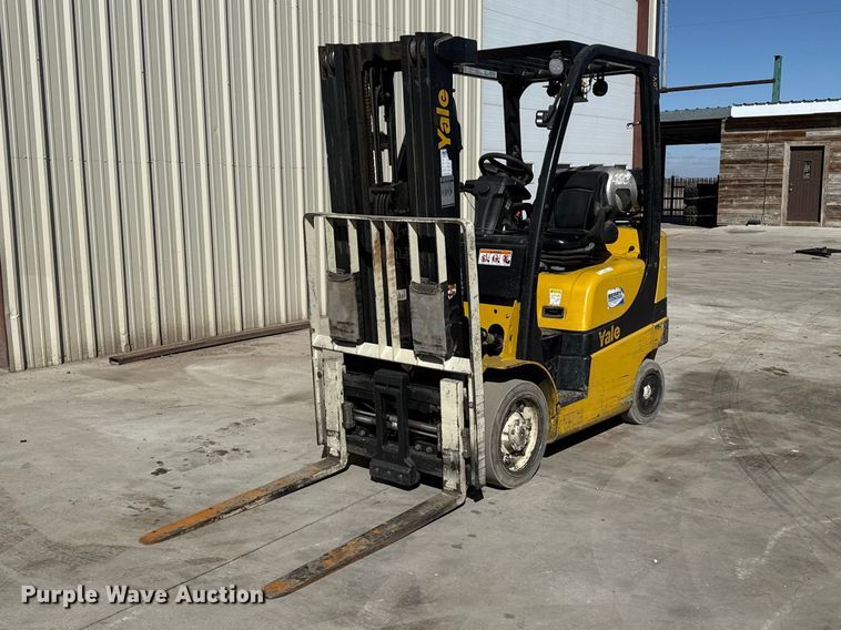 image for item DZ5235 Yale GLC050VXNEAE083 forklift