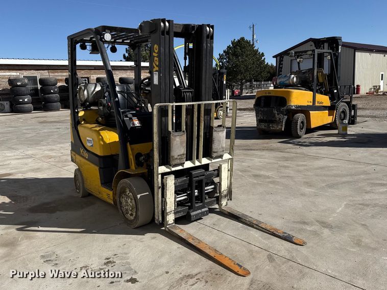 image for item DZ5235 Yale GLC050VXNEAE083 forklift