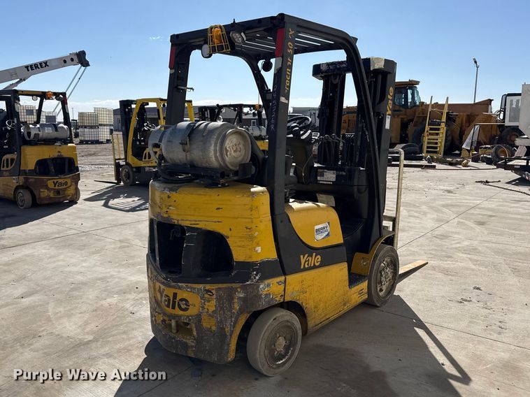 image for item DZ5235 Yale GLC050VXNEAE083 forklift