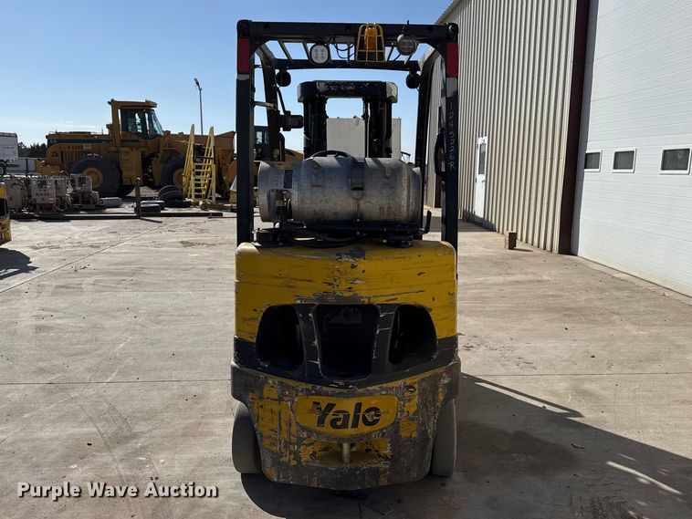 image for item DZ5235 Yale GLC050VXNEAE083 forklift