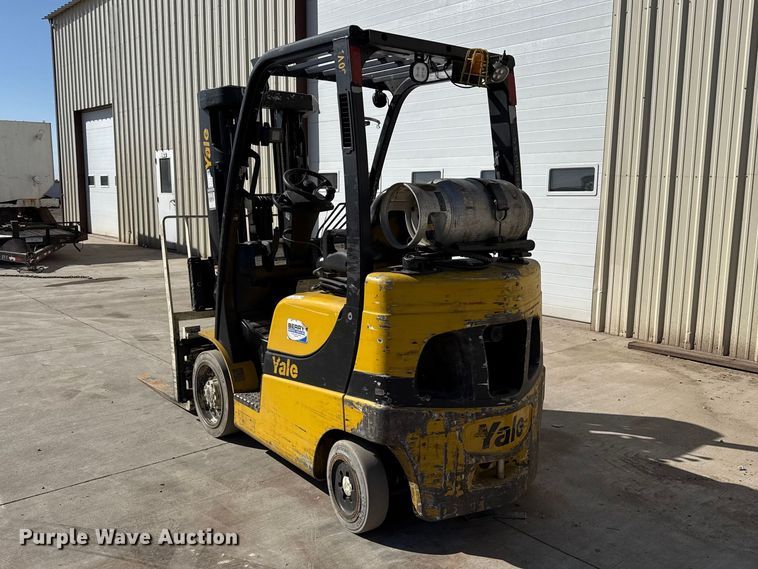 image for item DZ5235 Yale GLC050VXNEAE083 forklift