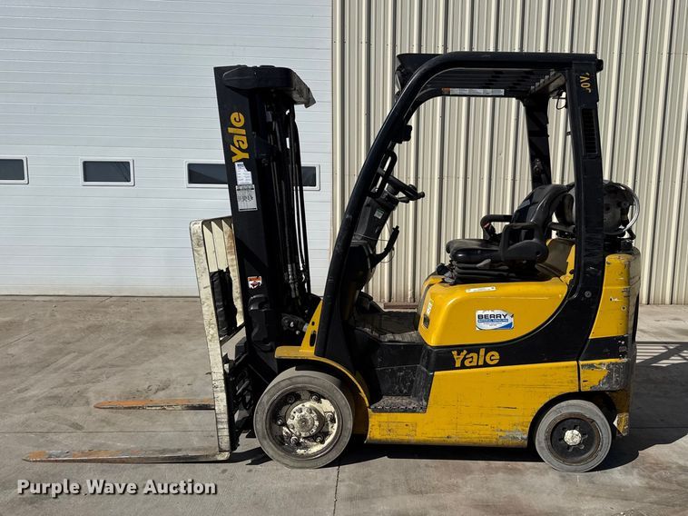 image for item DZ5235 Yale GLC050VXNEAE083 forklift