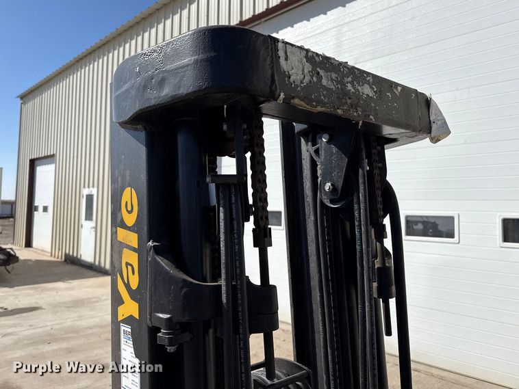 image for item DZ5235 Yale GLC050VXNEAE083 forklift