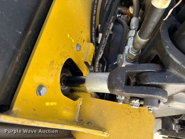 image for item DZ5235 Yale GLC050VXNEAE083 forklift