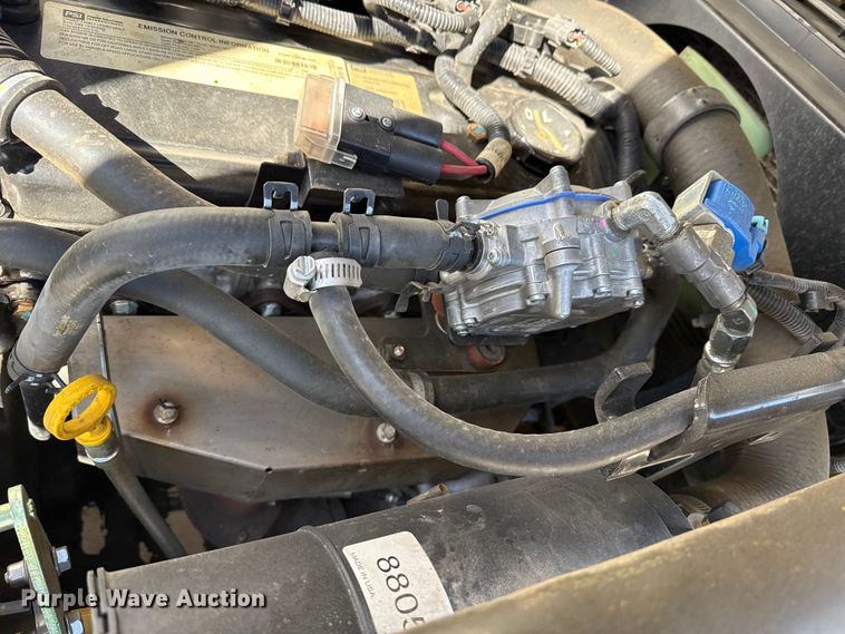 image for item DZ5235 Yale GLC050VXNEAE083 forklift