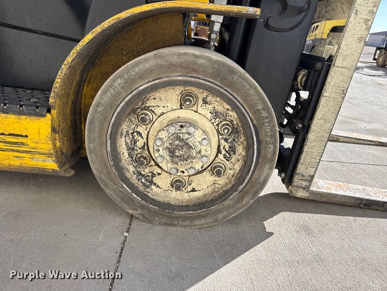 image for item DZ5235 Yale GLC050VXNEAE083 forklift