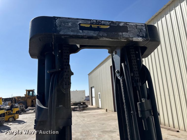 image for item DZ5236 Yale GLC050VXNEAE085 forklift