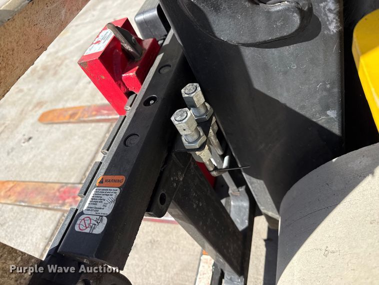 image for item DZ5236 Yale GLC050VXNEAE085 forklift