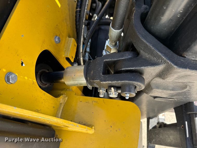 image for item DZ5236 Yale GLC050VXNEAE085 forklift