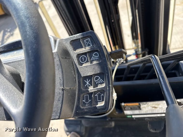 image for item DZ5236 Yale GLC050VXNEAE085 forklift